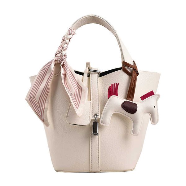 luxury designer bag picotin lock 2023 fashion new vegetable basket women's water bucket minimalist design texture handbag 10wv
luxury designer bag picotin lock 2023 fashion new vegetable basket women's water bucket minimalist design texture handbag 10wv