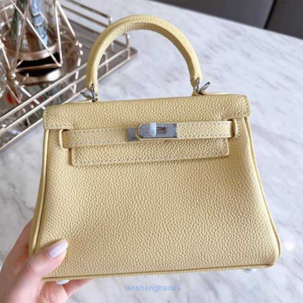 lychee pattern genuine leather kellies classics crossbody shoulder bags totes bag 18cm 22cm 25cm 28cm gold sliver buckle handbags authentic
lychee pattern genuine leather kellies classics crossbody shoulder bags totes bag 18cm 22cm 25cm 28cm gold sliver buckle handbags authentic