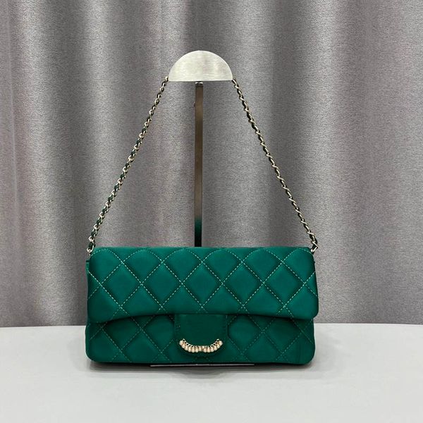 women flap crossbody bag with pearl badge diamond lattice quilted long baguette classic underarm large capacity shoulder luxury designer bag
women flap crossbody bag with pearl badge diamond lattice quilted long baguette classic underarm large capacity shoulder luxury designer bag