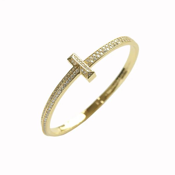of high-grade copper micro-inlay jewelry beautiful messica hollow set with small diamond snap-on bracelet tiffanies, Black
of high-grade copper micro-inlay jewelry beautiful messica hollow set with small diamond snap-on bracelet tiffanies, Black