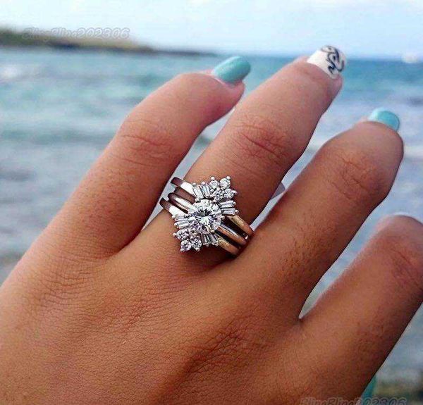 bling bling vvs moissanite ring 100% 925 sterling ring designer style z cz three-layer women's ring silver rings for women
bling bling vvs moissanite ring 100% 925 sterling ring designer style z cz three-layer women's ring silver rings for women