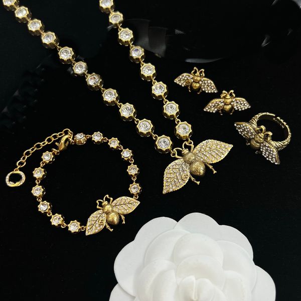 luxurious diamond inlaid letter little bee crystal choker necklaces brass earring hairpin classic sets fashion bracelet ring designer jewelr, Black
luxurious diamond inlaid letter little bee crystal choker necklaces brass earring hairpin classic sets fashion bracelet ring designer jewelr, Black