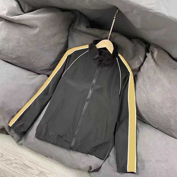 mens jacket hooded spring autumn style man coat sleeves letters printed designer jackets outwears coats size m-4xl, Black;brown
mens jacket hooded spring autumn style man coat sleeves letters printed designer jackets outwears coats size m-4xl, Black;brown