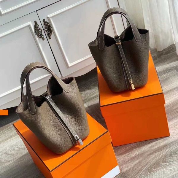 orignal luxury designer bag picotin lock line gaoding handmade wax vegetable basket leather togo cowhide bucket hand handle litchi pattern l
orignal luxury designer bag picotin lock line gaoding handmade wax vegetable basket leather togo cowhide bucket hand handle litchi pattern l
