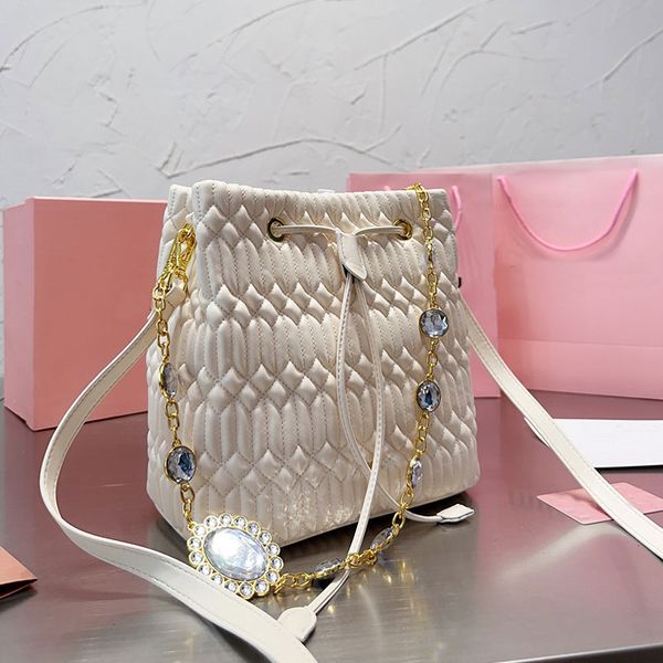 fold bucket shoulder bag women plain handbags purse genuine leather crystal chain drawstring closure fashion letters lady crossbody bags thr
fold bucket shoulder bag women plain handbags purse genuine leather crystal chain drawstring closure fashion letters lady crossbody bags thr