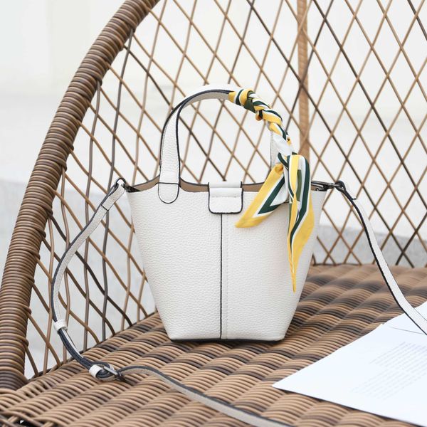 luxury designer bag picotin lock super 2023 fire new genuine leather portable vegetable basket bucket for women's summer crossbody juni
luxury designer bag picotin lock super 2023 fire new genuine leather portable vegetable basket bucket for women's summer crossbody juni