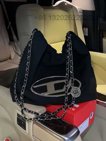 2023 new fashion oxford dingdang bag bin bag large capacity commuter tote messenger chain stray
2023 new fashion oxford dingdang bag bin bag large capacity commuter tote messenger chain stray