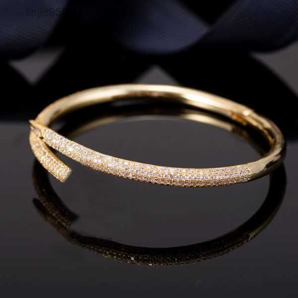 2023 new full cuff bracelet for women fashion brand love nail classic couple designer bracelets stainless steel jewelry gift 12222, White
2023 new full cuff bracelet for women fashion brand love nail classic couple designer bracelets stainless steel jewelry gift 12222, White