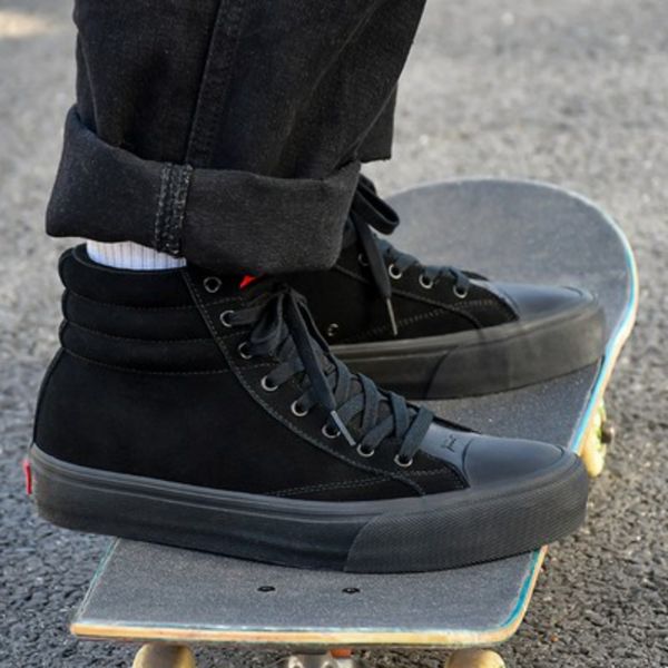 dress shoes joiints vulcanized black mid-sneakers men suede sneakers for skate comfortable durable casual shoes running tennis 230714
dress shoes joiints vulcanized black mid-sneakers men suede sneakers for skate comfortable durable casual shoes running tennis 230714
