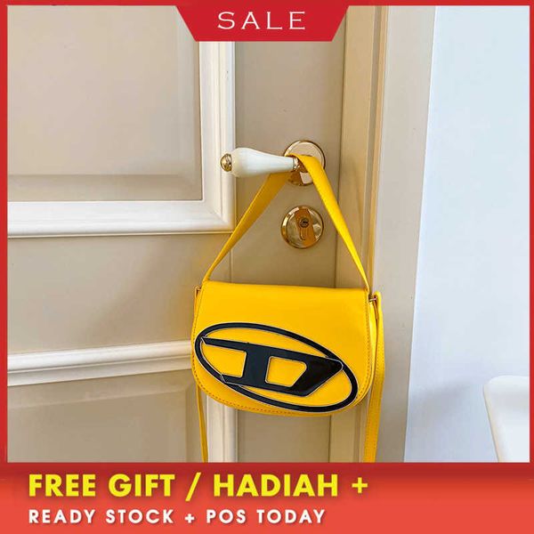 women's design bags dise dingdang bag 2023 spring new niche dign cool trend saddle bag one shoulder crossbody handbag evening clutches
women's design bags dise dingdang bag 2023 spring new niche dign cool trend saddle bag one shoulder crossbody handbag evening clutches
