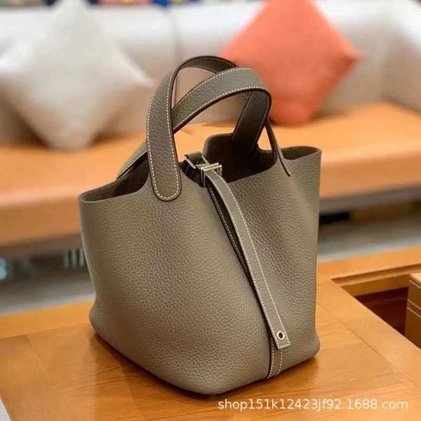orignal luxury designer bag picotin lock pure handmade vegetable basket bag wax thread color matching leather portable women's soft buc
orignal luxury designer bag picotin lock pure handmade vegetable basket bag wax thread color matching leather portable women's soft buc