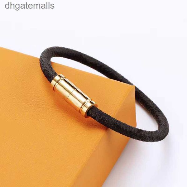 leather bracelets charm bangles fashion magnetic buckle size 17/19/21 jewelry woman man bangle wholesale designer bracelet, Golden;silver
leather bracelets charm bangles fashion magnetic buckle size 17/19/21 jewelry woman man bangle wholesale designer bracelet, Golden;silver