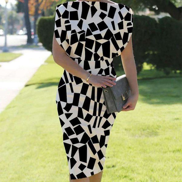 summer amazon independent station black and white geometry pattern tight waist sheath split commute style dress, Black;gray
summer amazon independent station black and white geometry pattern tight waist sheath split commute style dress, Black;gray