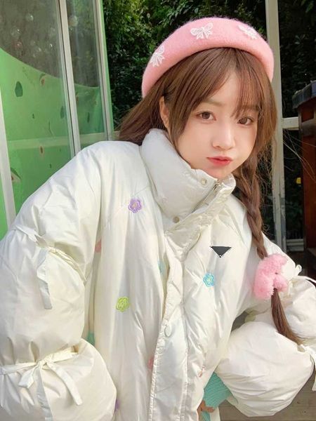 autumn and winter ladies stand collar print loose short down coat, flower pattern is small and fresh, trumpet sleeve senior fashion, soft an, Black
autumn and winter ladies stand collar print loose short down coat, flower pattern is small and fresh, trumpet sleeve senior fashion, soft an, Black