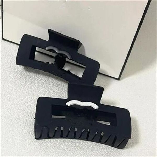 womens hair clips designer girls letter barrettes classic versatile hairclips fashion hairpin luxury hair jewelry, Golden;silver
womens hair clips designer girls letter barrettes classic versatile hairclips fashion hairpin luxury hair jewelry, Golden;silver