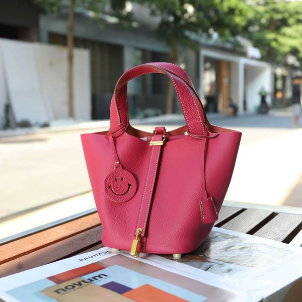 luxury designer bag picotin lock layer 2023 new cowhide vegetable blue gold buckle bag leather women's high sense portable bucket 6kvv
luxury designer bag picotin lock layer 2023 new cowhide vegetable blue gold buckle bag leather women's high sense portable bucket 6kvv