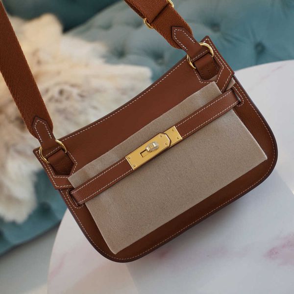 totes handbag jypsieres h ermss s bag mini saddle bag 2023 wax thread sewn original factory leatherqq
totes handbag jypsieres h ermss s bag mini saddle bag 2023 wax thread sewn original factory leatherqq