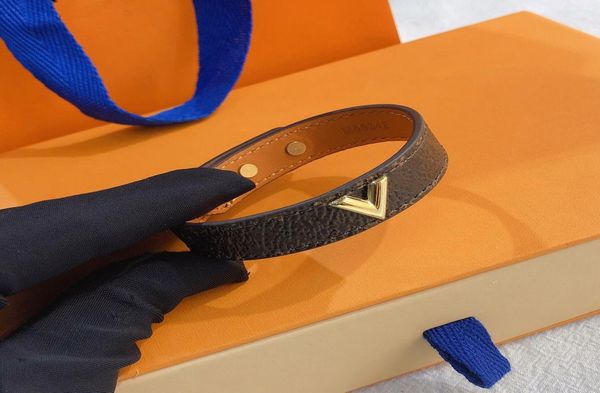 2022 charm designers women titanium bangle bracelets for love bracelet fashion wedding bangles bracelets with box size3460767, Golden;silver
2022 charm designers women titanium bangle bracelets for love bracelet fashion wedding bangles bracelets with box size3460767, Golden;silver