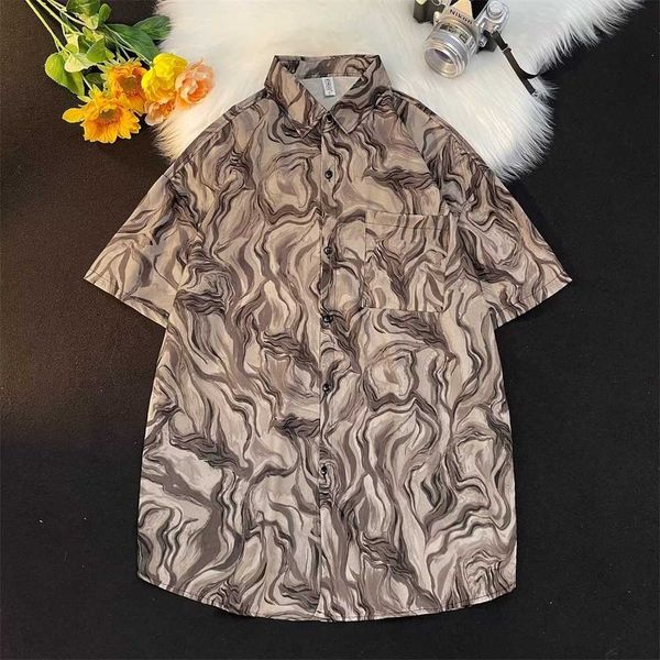 short sleeved floral shirt for men and women in 2023, a new cool high-end summer outfit with hong kong style hawaiian shirtqaikqaik, White;black
short sleeved floral shirt for men and women in 2023, a new cool high-end summer outfit with hong kong style hawaiian shirtqaikqaik, White;black