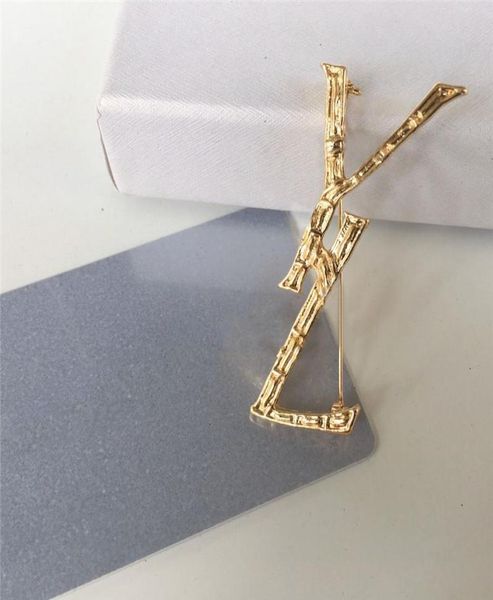 classic vintage gold l brand luxury desinger brooch women rhinestone letters brooches suit pin fashion jewelry clothing decoration7889608, Gray
classic vintage gold l brand luxury desinger brooch women rhinestone letters brooches suit pin fashion jewelry clothing decoration7889608, Gray