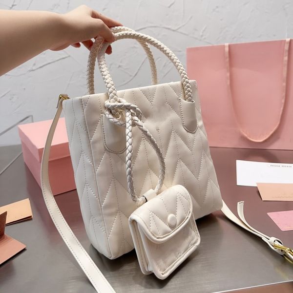womens underarm tote wander handbags matelasse shoulder crossbody bag 2023 new miu fashion pleated tote bags factory direct sales
womens underarm tote wander handbags matelasse shoulder crossbody bag 2023 new miu fashion pleated tote bags factory direct sales