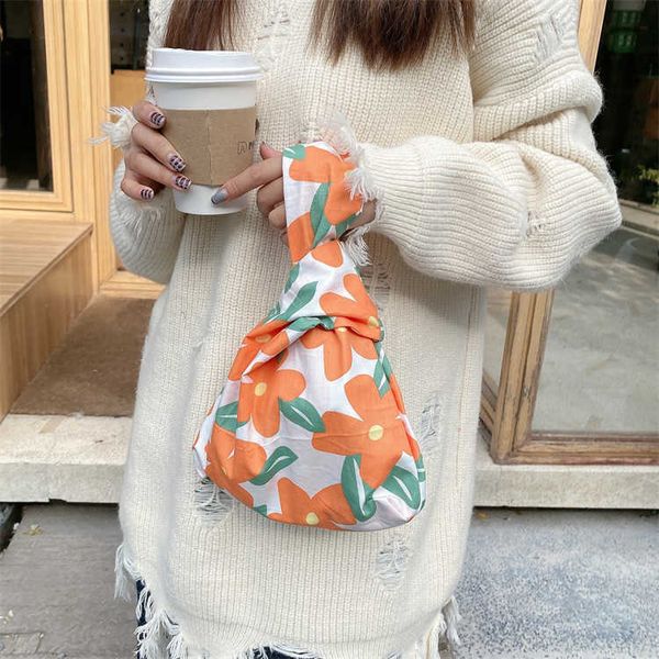 summer small fresh change wrist bag ins same women's bag pure cotton canvas flowers
summer small fresh change wrist bag ins same women's bag pure cotton canvas flowers