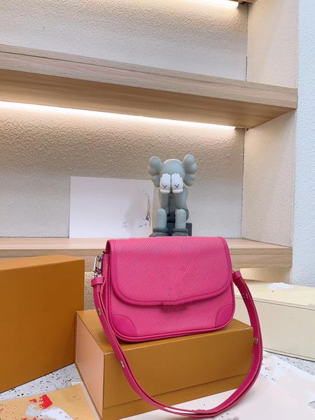 2023 new fashion design women's luxury classic design retro style unique charm fashion practical urban handbag
2023 new fashion design women's luxury classic design retro style unique charm fashion practical urban handbag