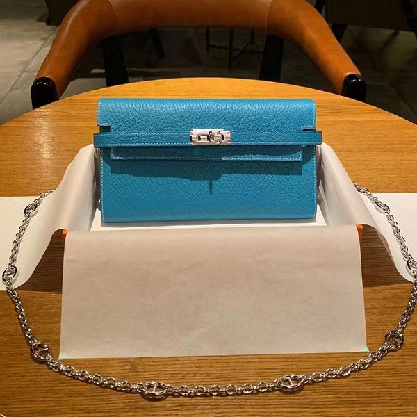 classic original high-quality luxury brand bag handbag purse leather shoulder bag messenger bag purse delivery with gift box
classic original high-quality luxury brand bag handbag purse leather shoulder bag messenger bag purse delivery with gift box