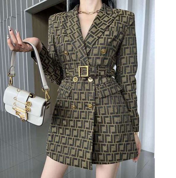 Womens Trench Coats Classic full letter jacket women fashion england middle long coat double breasted belted trench for women Brown color
Womens Trench Coats Classic full letter jacket women fashion england middle long coat double breasted belted trench for women Brown color