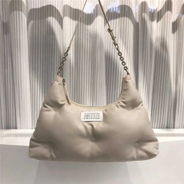 star margiela 2022 same magella hobo armpit bag one shoulder cross body dual-use women's bag premium sheepskin handbag
star margiela 2022 same magella hobo armpit bag one shoulder cross body dual-use women's bag premium sheepskin handbag