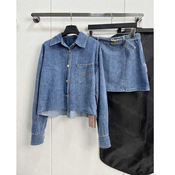 23ss womens designer clothing skirt set wool edge wash water embroidery letter logo short shirt a line denim belt skirt sets womens clothing, White
23ss womens designer clothing skirt set wool edge wash water embroidery letter logo short shirt a line denim belt skirt sets womens clothing, White