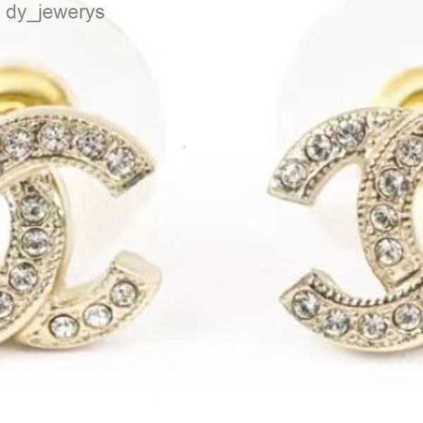 channel stud earrings pearl diamond drop gold earrings designer for woman fashion brand not fade silver wedding earings, Golden;silver
channel stud earrings pearl diamond drop gold earrings designer for woman fashion brand not fade silver wedding earings, Golden;silver