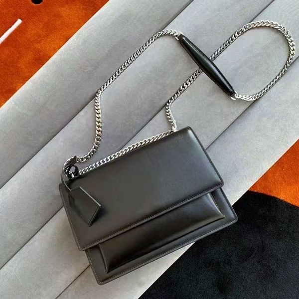 womens mens tote clutch flap travel bag luxury designer smooth genuine leather purses mini pochette envelope handbag metal chain shoulder sa
womens mens tote clutch flap travel bag luxury designer smooth genuine leather purses mini pochette envelope handbag metal chain shoulder sa