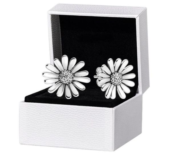 925 sterling silver pave daisy stud earring original box set for p women party earrings1728117, Golden;silver
925 sterling silver pave daisy stud earring original box set for p women party earrings1728117, Golden;silver