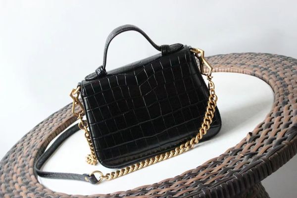 cowhide leather shoulder bag for women's handbag purses solid color crocodile leather bags for women's
cowhide leather shoulder bag for women's handbag purses solid color crocodile leather bags for women's