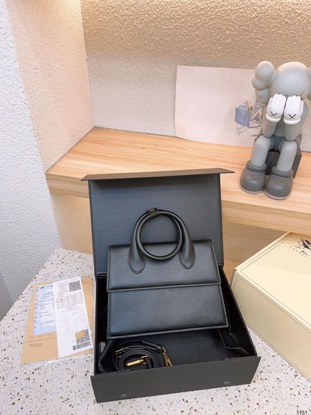 jaquemus bags summer new fashion jac bag cross body bag square bag french romantic style handle baguette designer alligator bag the luxury c
jaquemus bags summer new fashion jac bag cross body bag square bag french romantic style handle baguette designer alligator bag the luxury c