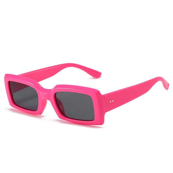 2023fs spring international station network red rivet small frame jelly color women's sunglasses, White;black
2023fs spring international station network red rivet small frame jelly color women's sunglasses, White;black