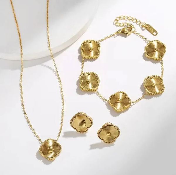 4 four leaf clover necklace luxury designer jewelr designer necklacey bracelet earrings necklace necklace designer valentine's day birt, Black
4 four leaf clover necklace luxury designer jewelr designer necklacey bracelet earrings necklace necklace designer valentine's day birt, Black