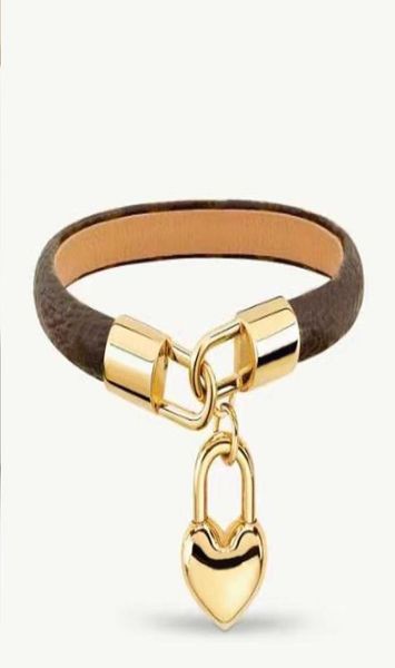 designer charm bracelet classic plaid leather rope gold and silver buckle bead bracelet fashion simple men ladies couples luxury g5160939, Golden;silver
designer charm bracelet classic plaid leather rope gold and silver buckle bead bracelet fashion simple men ladies couples luxury g5160939, Golden;silver