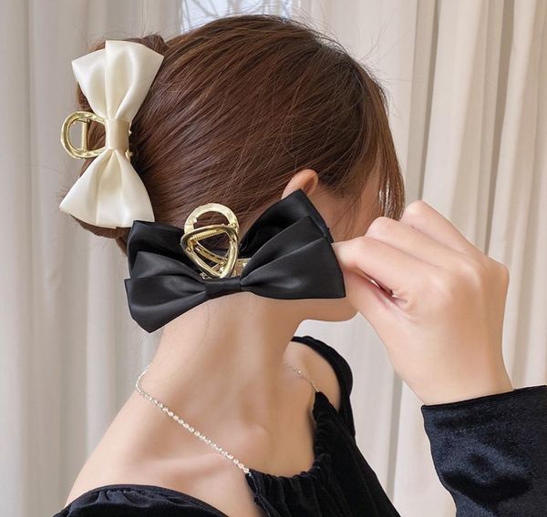 bow catch clips large hair accessories south korea elegant temperament back of the head curling shark clip women039s headdress8882593, Golden;silver
bow catch clips large hair accessories south korea elegant temperament back of the head curling shark clip women039s headdress8882593, Golden;silver