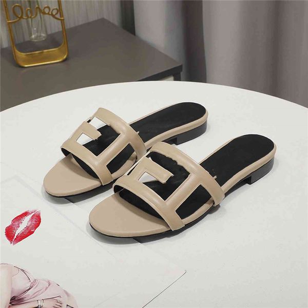 fashionable beach shoes 2023 medusa luxurious design retro decoration men's and women's summer leather canvas rubber flat bottomed
fashionable beach shoes 2023 medusa luxurious design retro decoration men's and women's summer leather canvas rubber flat bottomed
