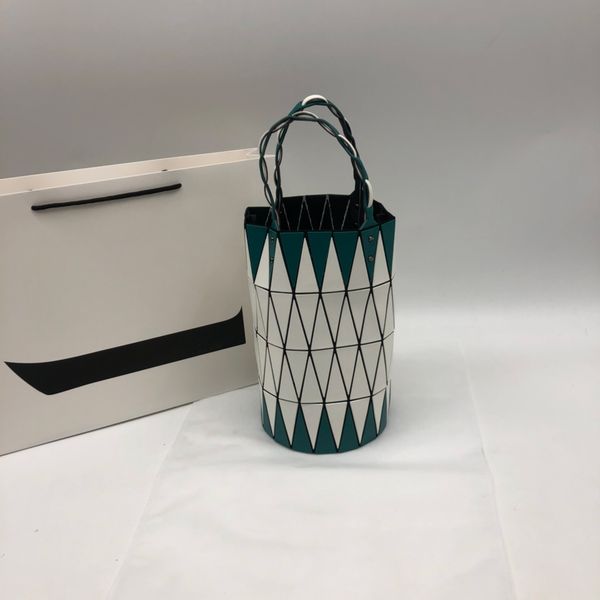 basket cylinder bag geometric color matching designer vegetable basket bag handbag lingge women color matching large capacity
basket cylinder bag geometric color matching designer vegetable basket bag handbag lingge women color matching large capacity