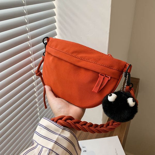 evening bags shoulder for women casual solid fashion simple cute pendant women's design handbag spring female crossbody bag 230714
evening bags shoulder for women casual solid fashion simple cute pendant women's design handbag spring female crossbody bag 230714