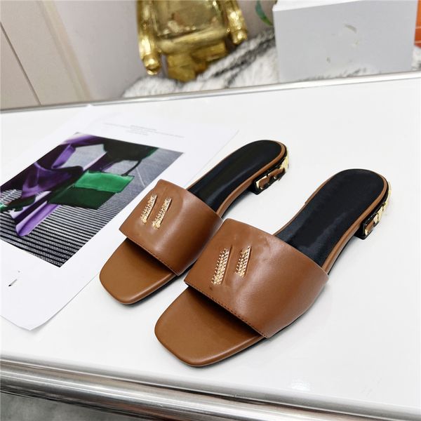 fashionable beach shoes 2023 medusa luxurious design retro decoration men's and women's summer leather canvas rubber flat bottomed
fashionable beach shoes 2023 medusa luxurious design retro decoration men's and women's summer leather canvas rubber flat bottomed