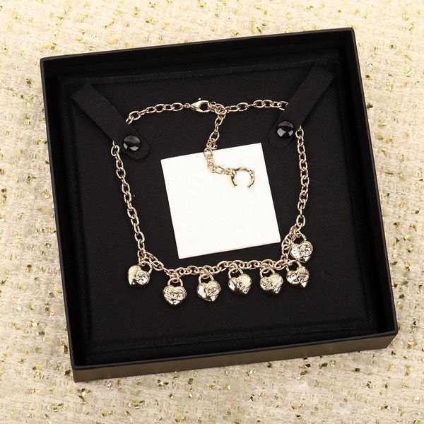 2023 luxury quality charm pendant necklace with 7pcs heart shape in 18k gold plated have box stamp choker ps7286b, Golden
2023 luxury quality charm pendant necklace with 7pcs heart shape in 18k gold plated have box stamp choker ps7286b, Golden