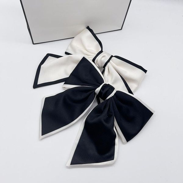 luxury designer hair clip clasp high horsetail fixed hair clasp letters c spring clamp clamp hair ornament new hair clip bow headband headwe, Golden;silver
luxury designer hair clip clasp high horsetail fixed hair clasp letters c spring clamp clamp hair ornament new hair clip bow headband headwe, Golden;silver