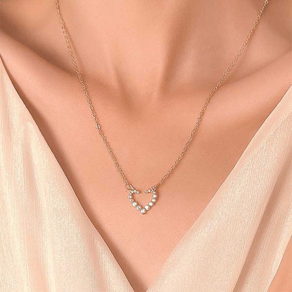 bling cubic zirconia love heart hollow pendant necklace female fashion full diamond choker chain valentines gifts girlfriend gold color jewe, Silver
bling cubic zirconia love heart hollow pendant necklace female fashion full diamond choker chain valentines gifts girlfriend gold color jewe, Silver
