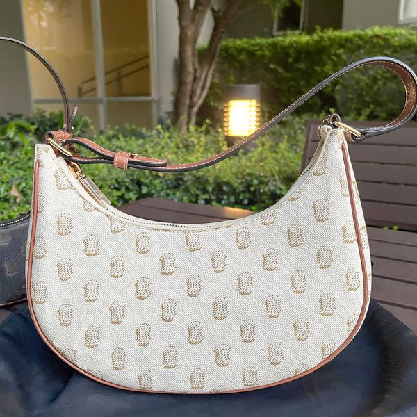 7a quality triomphe ava cases tote satchel bag straps womens wallets genuine leather zipper closure clutch bag mens luxury designer handbag
7a quality triomphe ava cases tote satchel bag straps womens wallets genuine leather zipper closure clutch bag mens luxury designer handbag