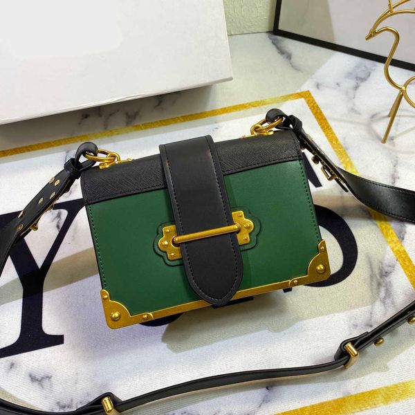 mirror quality designer shoulder bags women vintage handbag metel cowhide designer tote crossbody female purses evening envelope purse 23071
mirror quality designer shoulder bags women vintage handbag metel cowhide designer tote crossbody female purses evening envelope purse 23071