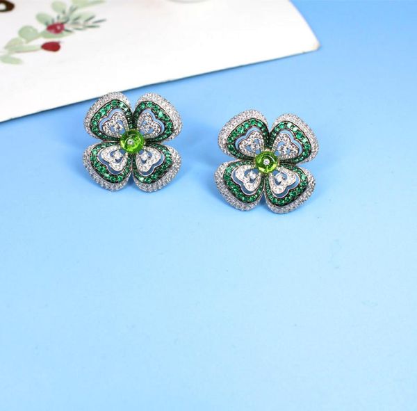 deluxe fashion lady wome brass coloured gemstone setting diamond flower 18k gold plated engagement stud earrings5680445, Golden;silver
deluxe fashion lady wome brass coloured gemstone setting diamond flower 18k gold plated engagement stud earrings5680445, Golden;silver